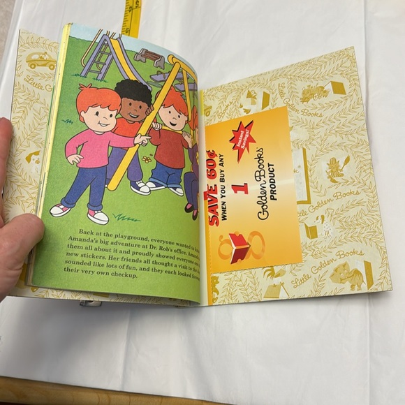 ๐2/15.00๐ A Little Golden Book , A visit to the Doctor 1st edition 1998, etc - Picture 5 of 6